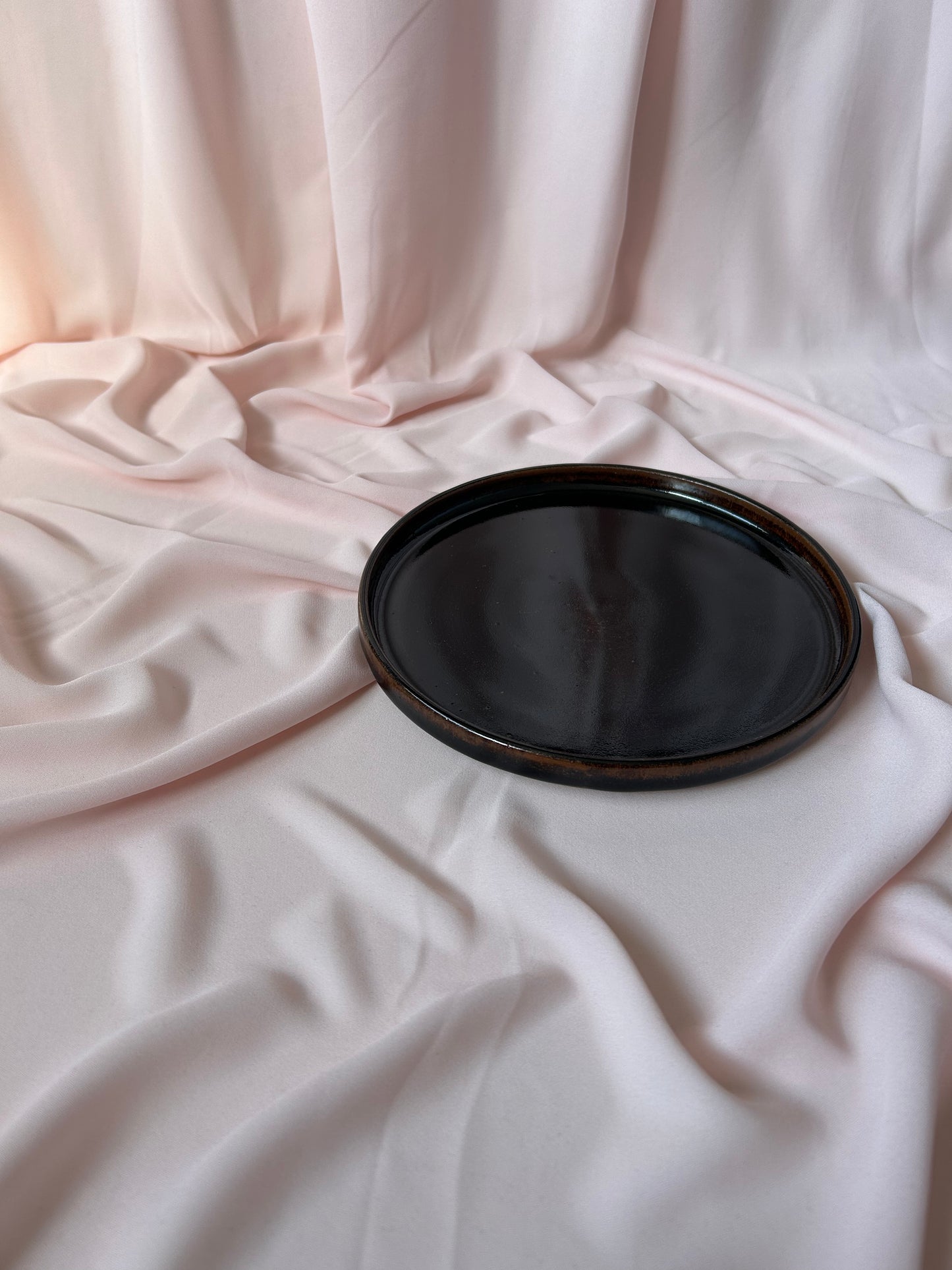 Levitating Plate - Black