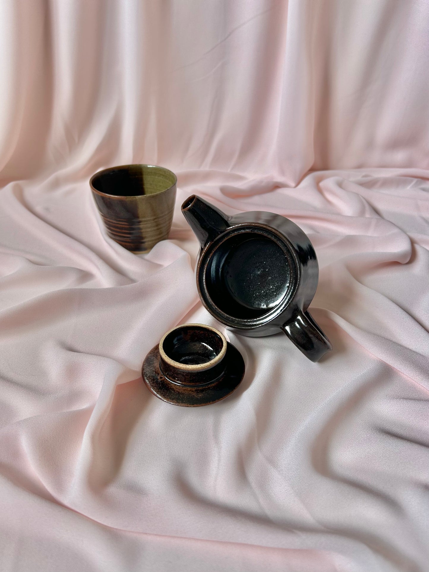 Tea Pot and V Cup Set