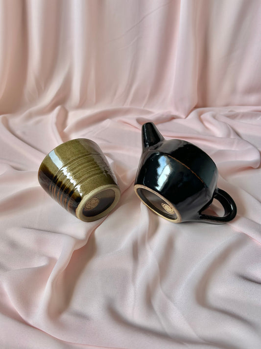 Tea Pot and V Cup Set