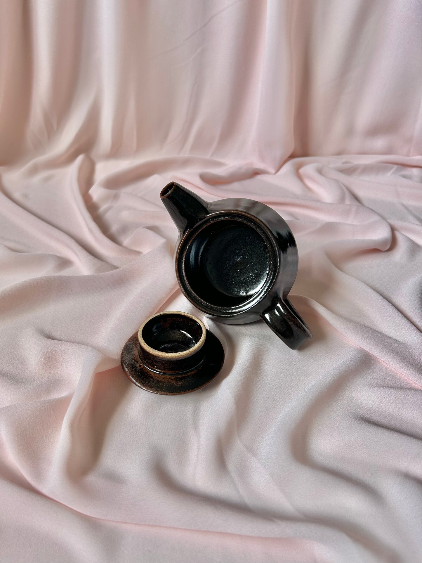 Tea Pot and V Cup Set
