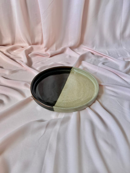 Levitating Plate - White/Black